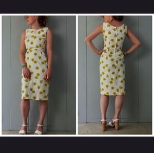Vintage 1960s Style Sleeveless Off White Apple Print Sheath Dress Chartreuse